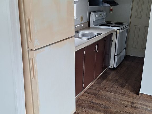 4th image of 2 Oleander Cir