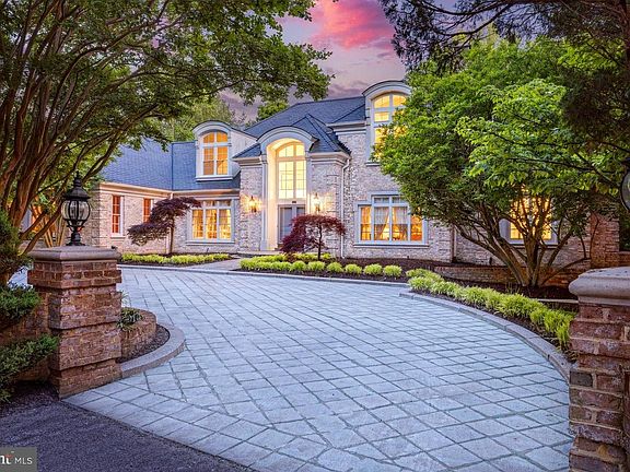 4th image of 8409 Brookewood Ct