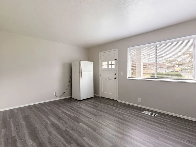 5568 Perkins Rd — Photo 12