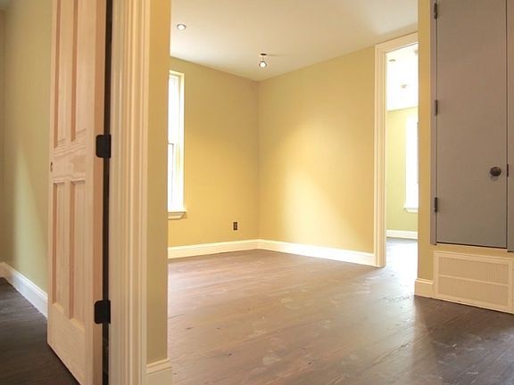 5th image of 1027 President St #A4