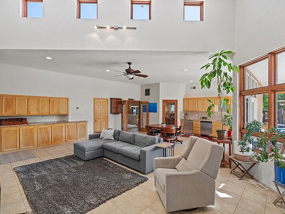 3rd image of 49 La Paloma Dr