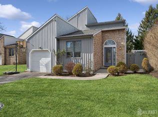 2 Park View Ter, Highland Park, NJ 08904