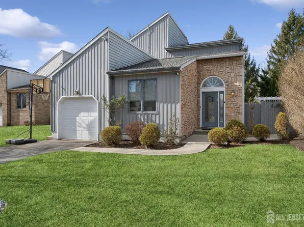 2 Park View Ter, Highland Park, NJ 08904
