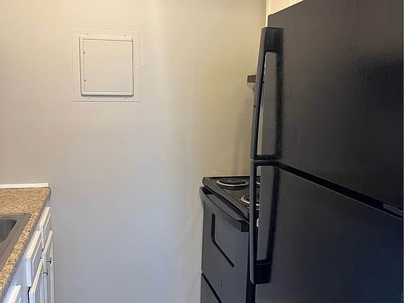 5th image of 3821 S Jefferson Ave APT 10