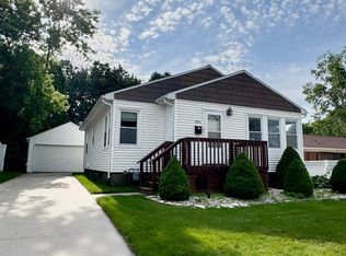 1024 N 6th St, Manitowoc, WI 54220