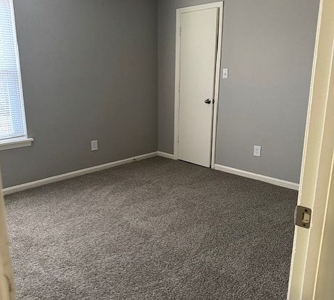 3rd image of 1649 E Hudson Blvd