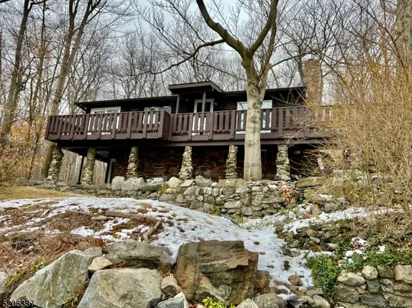 79 E Shawnee Trl, Jefferson Twp., NJ 07885