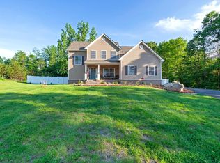 16 Primrose Ln, Chester, NY 10918