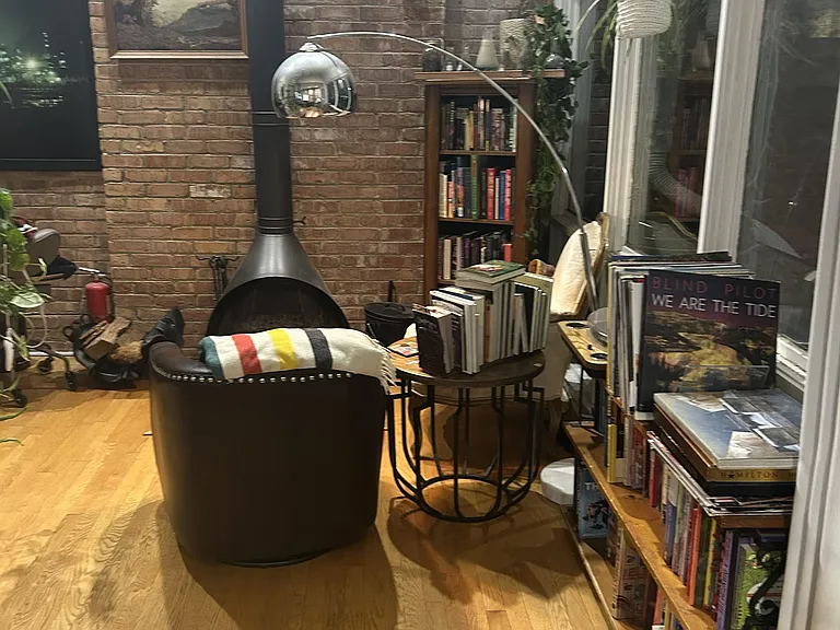 344 W Dickens Ave #6 — Photo 3
