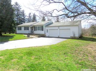727 Five Mile Line Rd, Webster, NY 14580