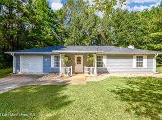 108 Williams Dr, Jacksons Gap, AL 36861