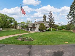 17117 W 62nd St, Eden Prairie, MN 55346