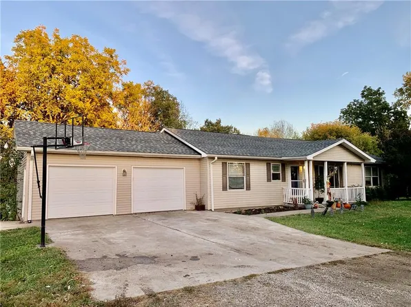 108 Skyline Dr, Forest City, MO 64451