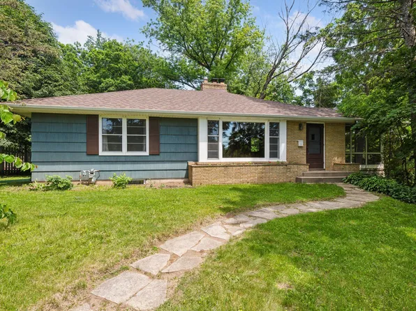 1400 Orkla Dr, Golden Valley, MN 55427