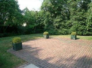 419 Holiday Rd, Lexington, KY 40502