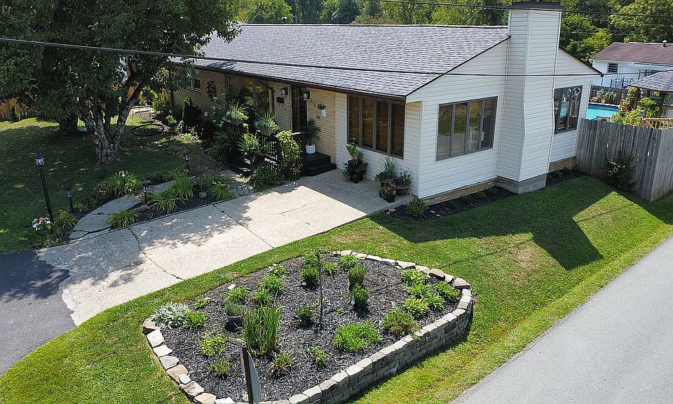1st image of 215 Faris Ave