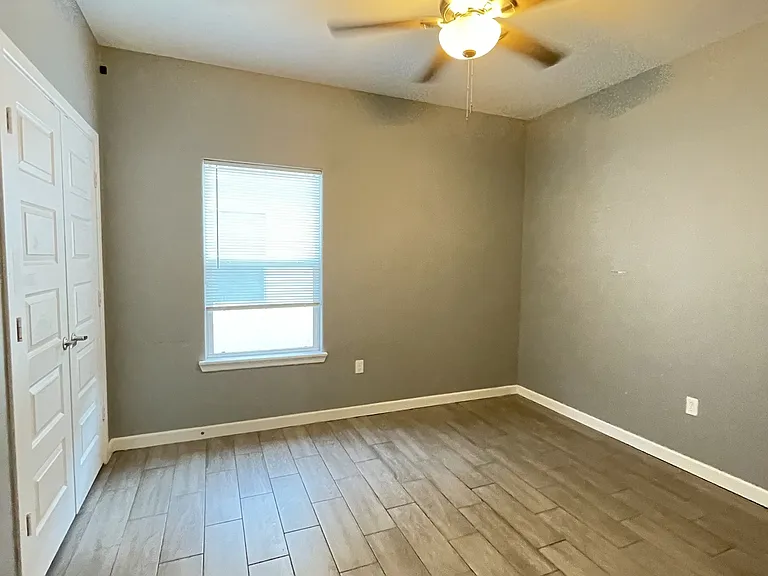3416 Sahara Dr #3 — Photo 9