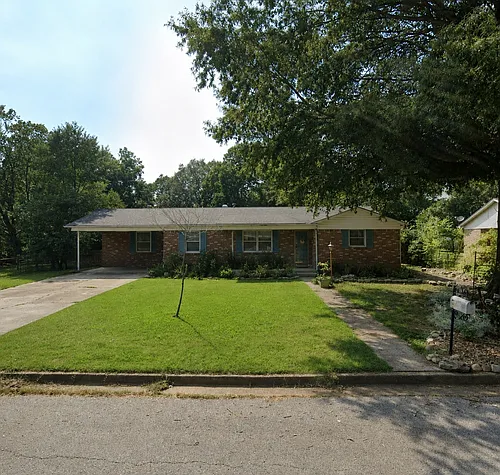 2627 Oakview Dr Photo 1