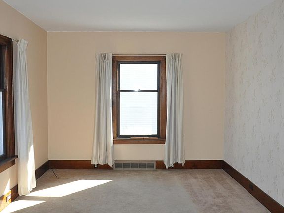 3rd image of 22 S Jefferson St