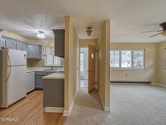 4th image of 14 Betsy Ross Lane #A