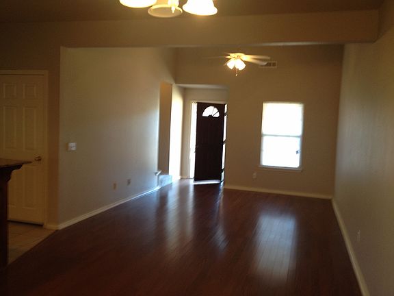 3rd image of 3104-2 SW Deerfield Blvd