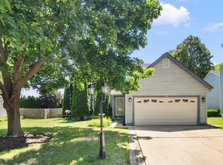 211 N Oltendorf Rd, Streamwood, IL 60107