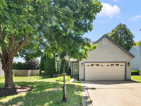 211 N Oltendorf Rd, Streamwood, IL 60107