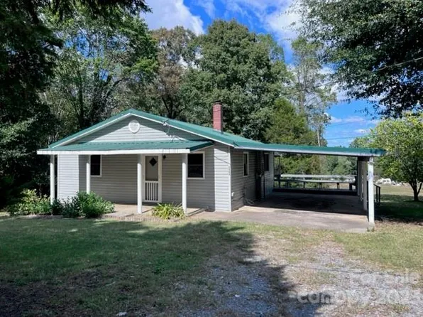 2669 W View Acres Ave, Hickory, NC 28601
