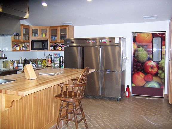 40 cu ft refer / 20 cu ft freezer & Alfagres quarry tile flooring