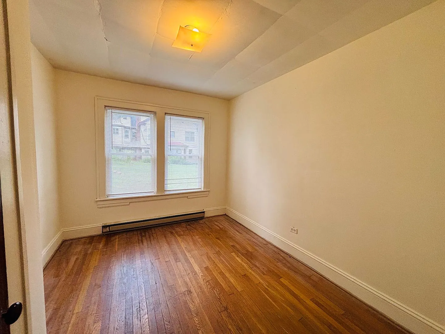 2 Bedroom 1 Bath Duplex — Photo 4