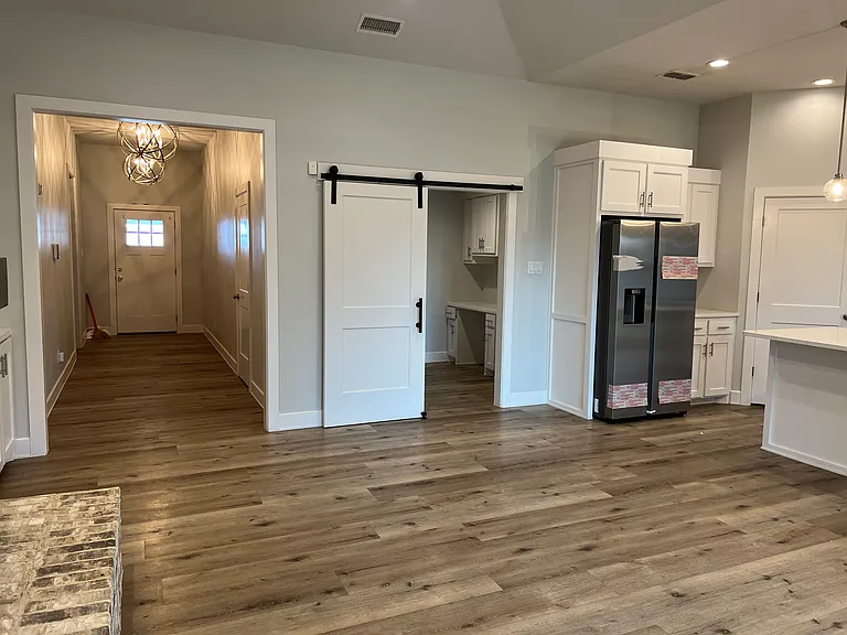 6510 Stadium Dr — Photo 4
