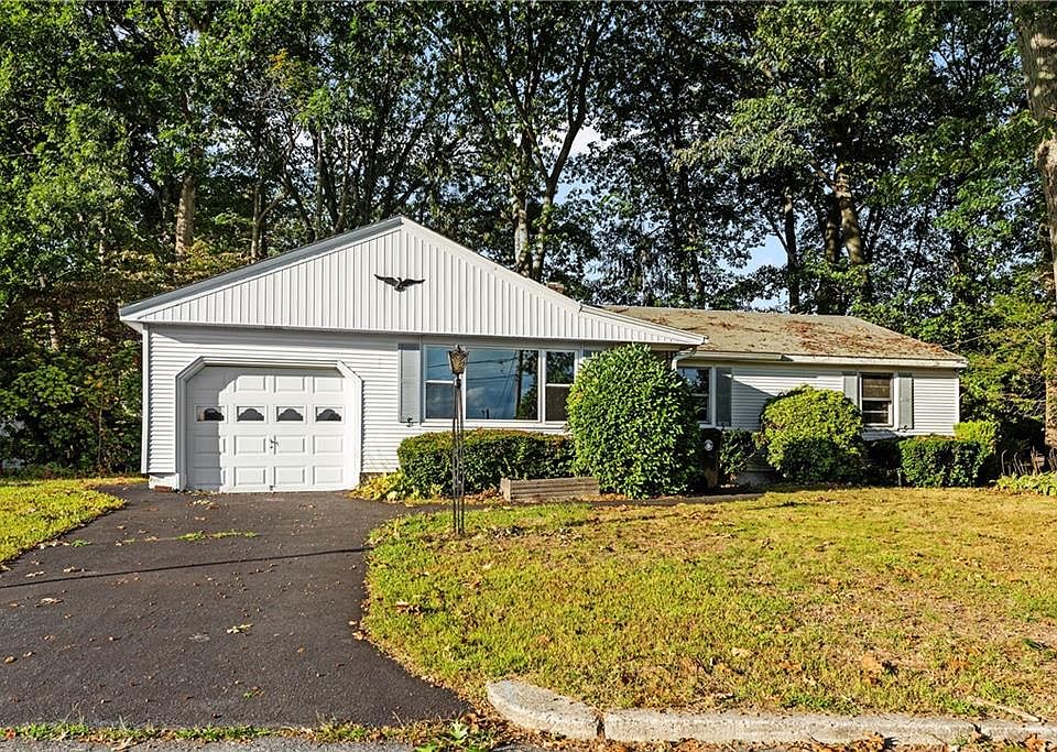 1st image of 1 Woodlawn Ave