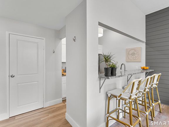4th image of 196 Crown Street #307