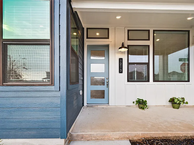 1213 Mercantile St — Photo 5