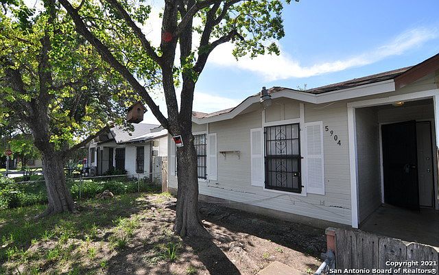 1st image of 5904 Fairbrook St