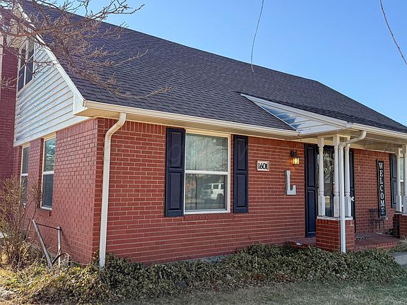 4th image of 1601 Maple Ave