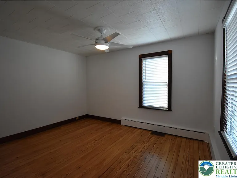 204 N 9th St — Photo 9