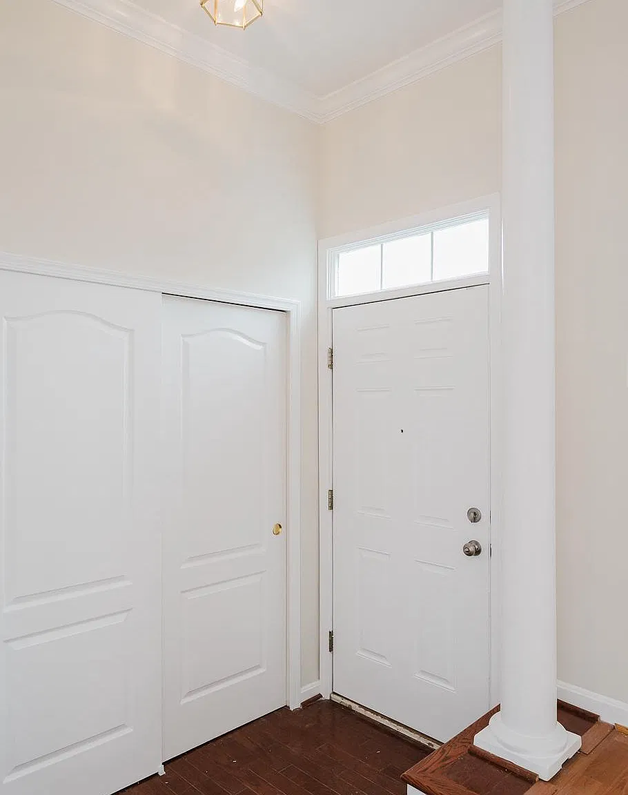 4 bed, 3.5 bath, 1400 sqft, $2,350 — Photo 2