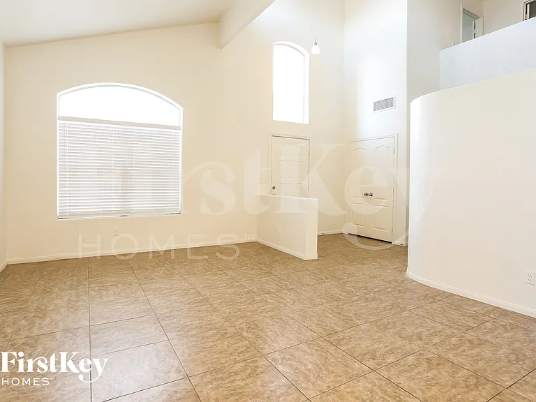 4333 Matinee Ave — Photo 2