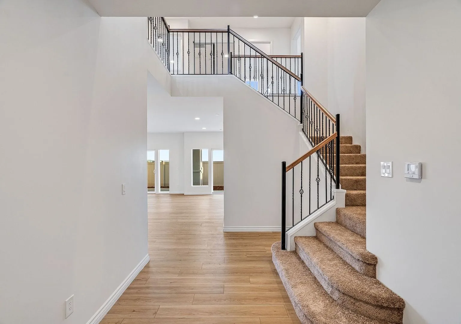 Brand new 4 Bedroom house with view — Photo 4