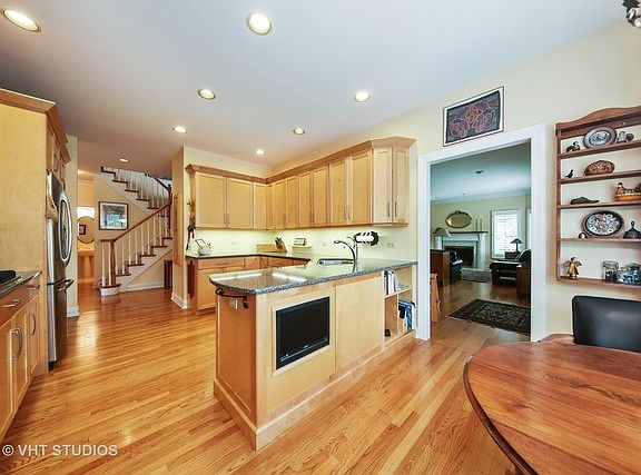 4th image of 811 Pinegrove Ct