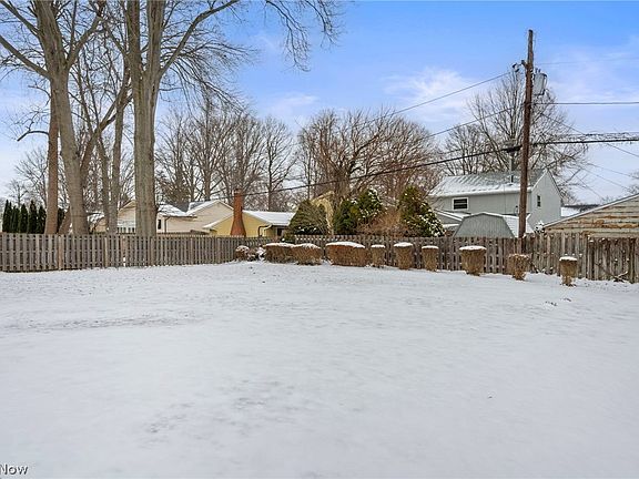 3rd image of 1171 Garden Rd