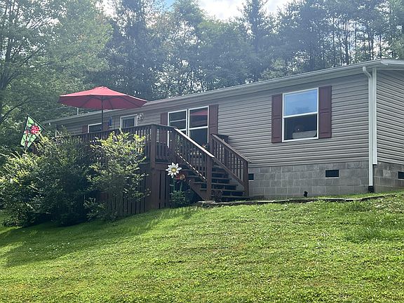 2nd image of 205 Jones St