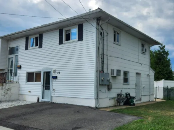 46 Radcliffe, Island Park, NY 11558