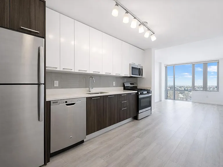 1524 Sheepshead Bay Rd #14H — Photo 3