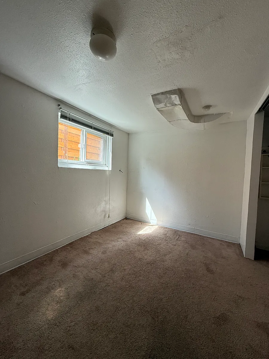 Building Photo - 5524 Brooklyn Ave NE #3
