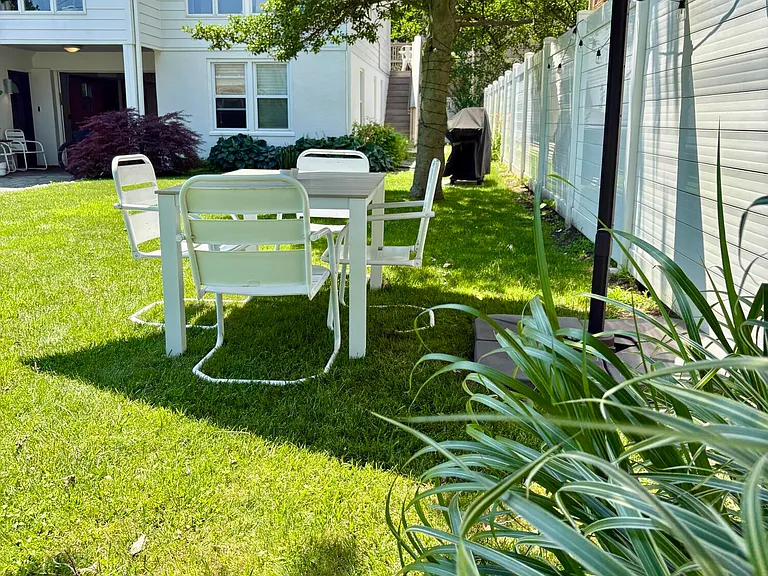 121 Bridge Ave — Photo 22