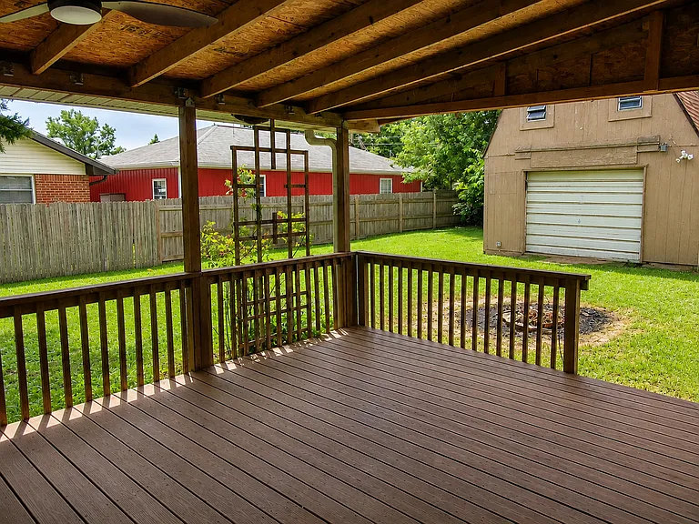 4935 W Legrande Ave — Photo 8