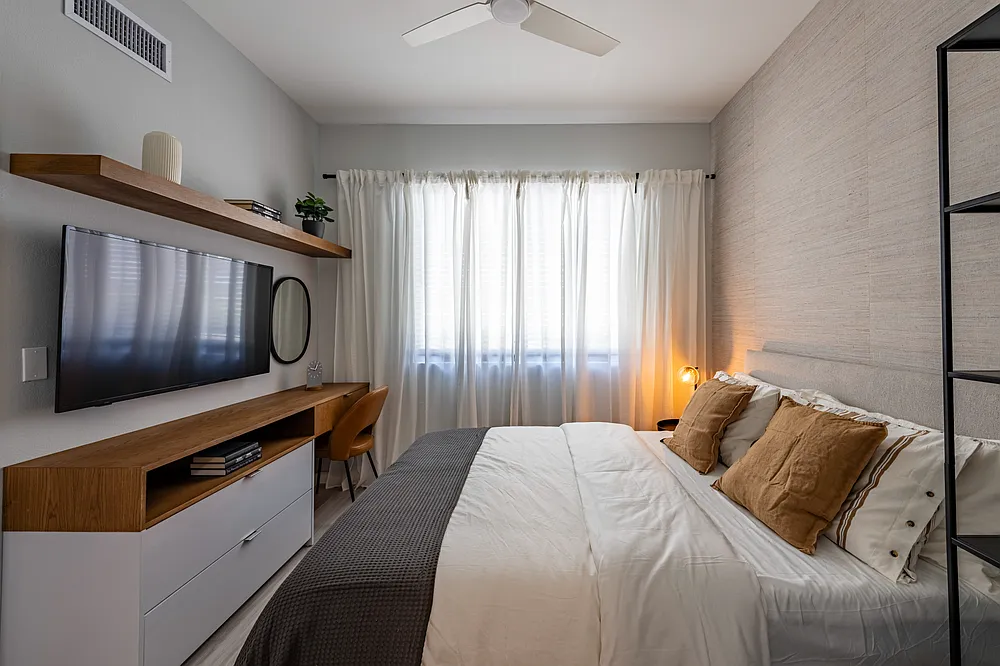 2 bed, 2.0 bath, 851 sqft, $1,517 — Photo 4