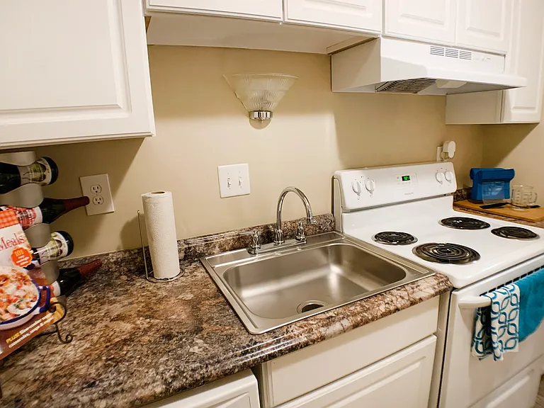Oakwood Apartments — Photo 32